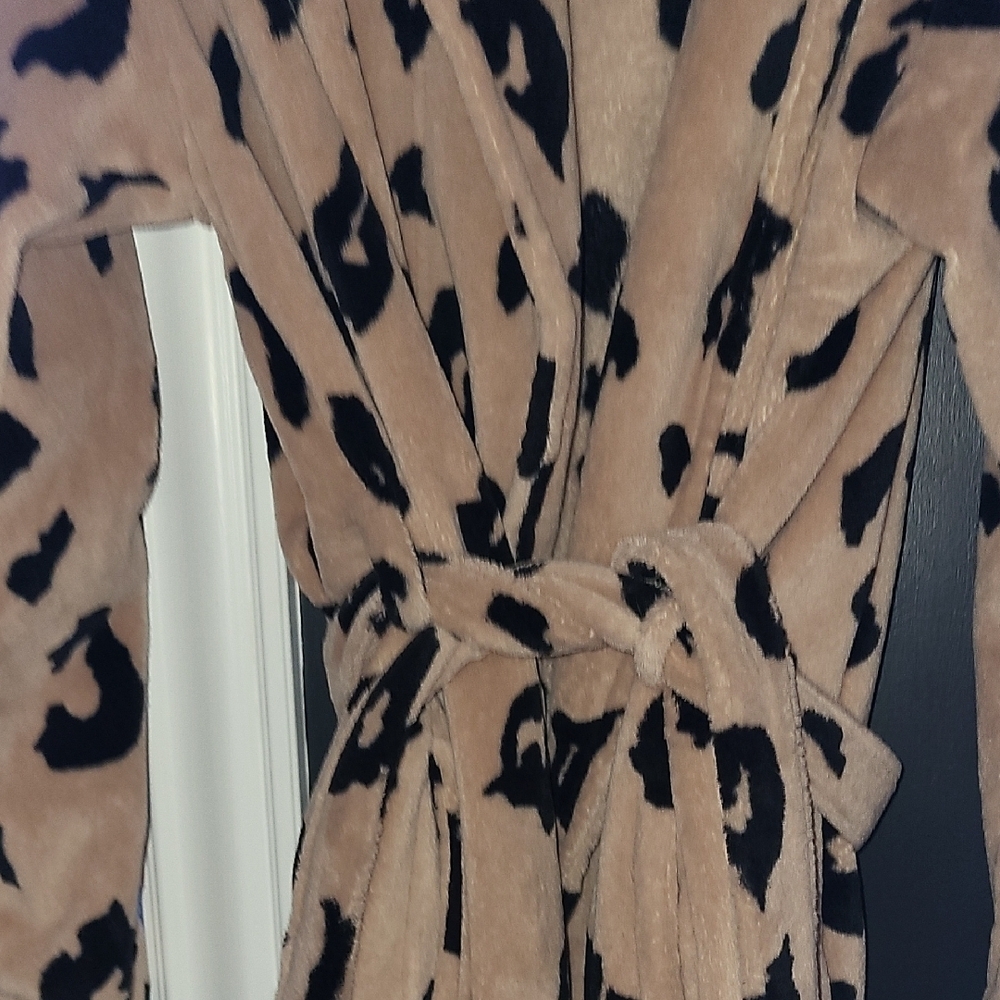 Calvin klein Leopard Print Robe - Picture 3 of 4